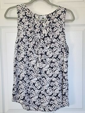ELLE Sleeveless Blouse Size Medium